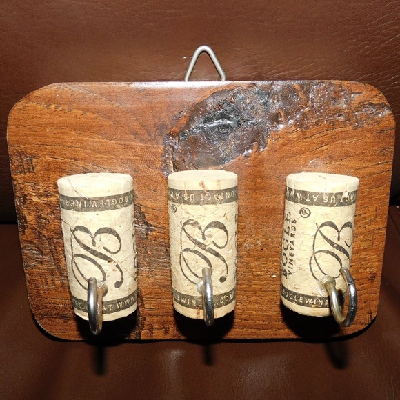 Handmade Wine Cork Key Hanger Rack Necklace Jewelry Holder Solid Wood 3 Hook - Picture 1 of 6